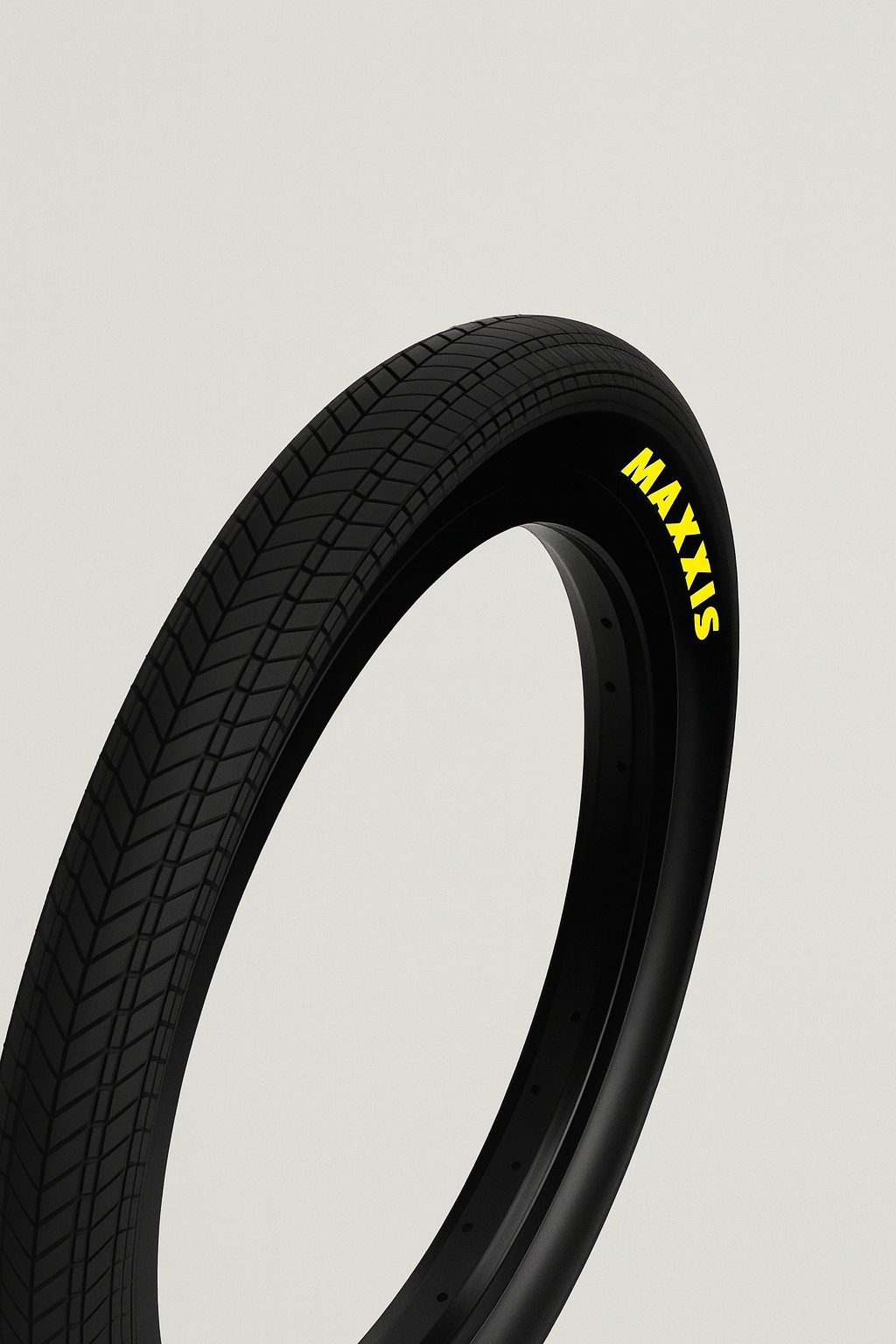 'צמיג מקסיס 20 אינץ